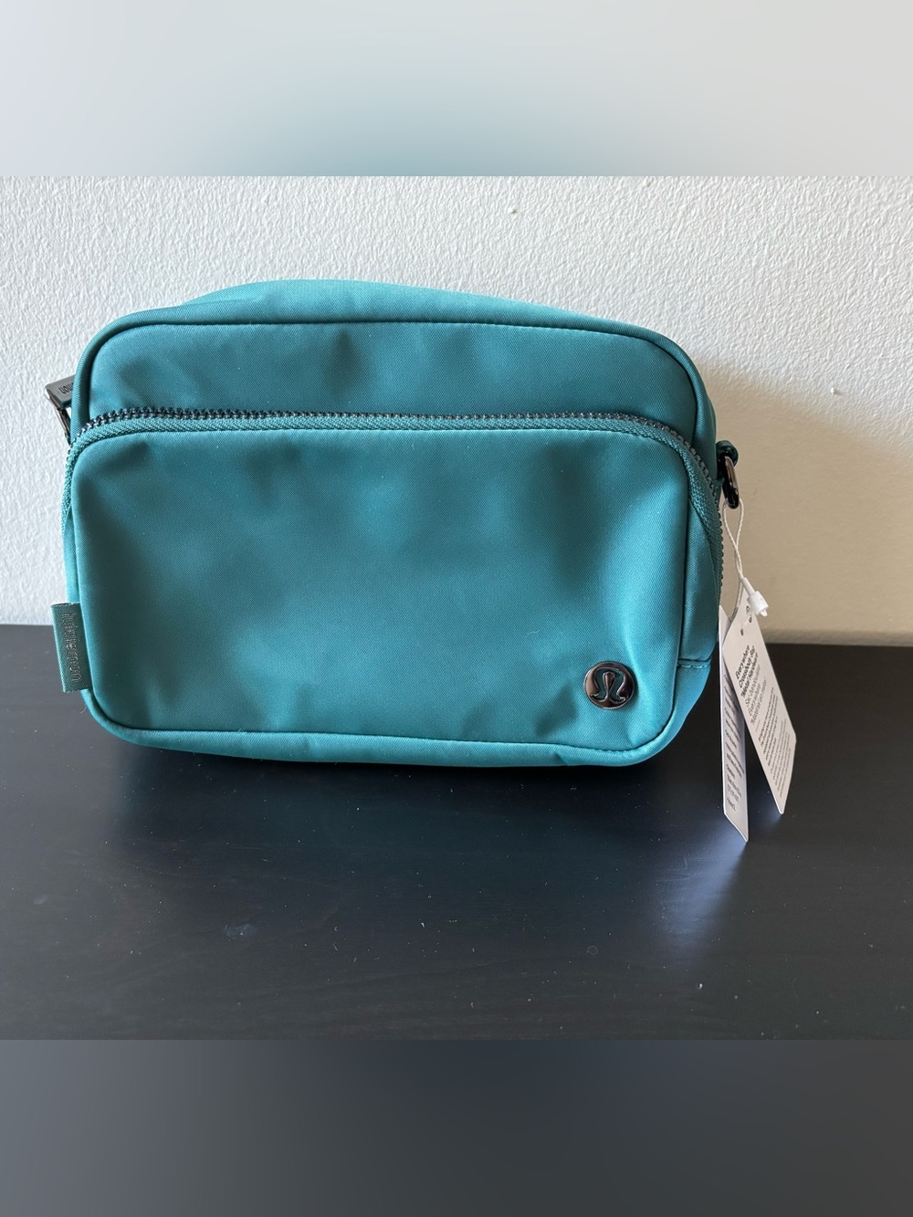 lululemon athletica Everywhere Crossbody Bag 2L NWT